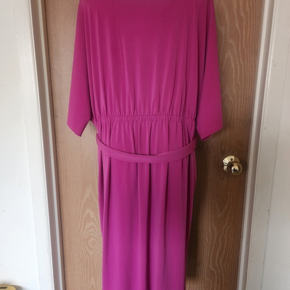 V-Neck Quarter Sleeve Dress - Picture 4 of 4